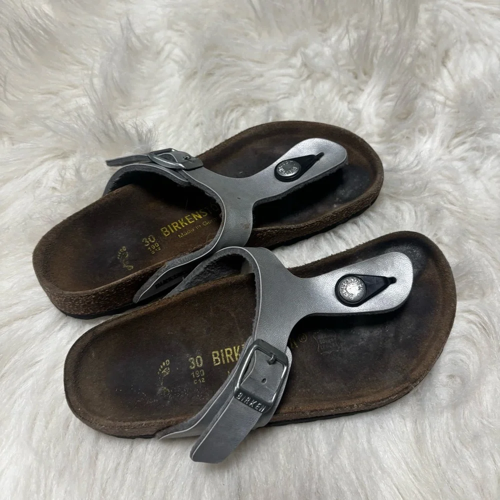 Birkenstock Gizeh Silver Youth Sandals size 30